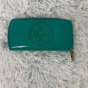 Tory Burch  Zip Wallet